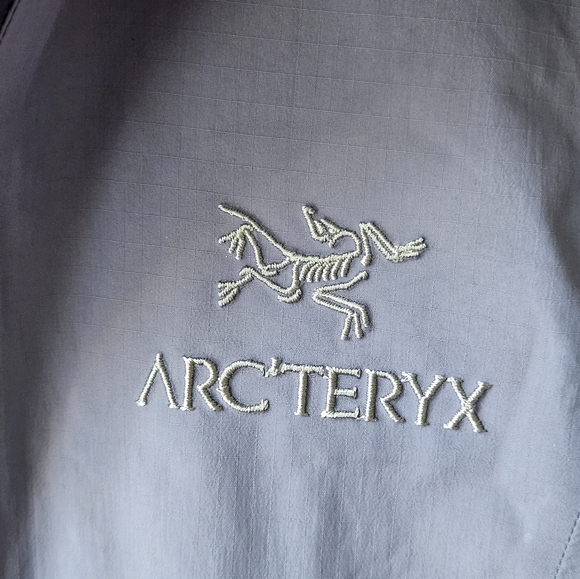 Arc'teryx Women's Beta SL Jacket in Lavender - Picture 4 of 12